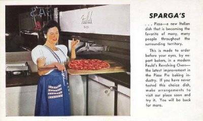 Samedi 1 er Août Postcard-chicago-spargas-restaurant-pizza-oven-and-woman-copy-reads-like-pizza-new-thing-1950s
