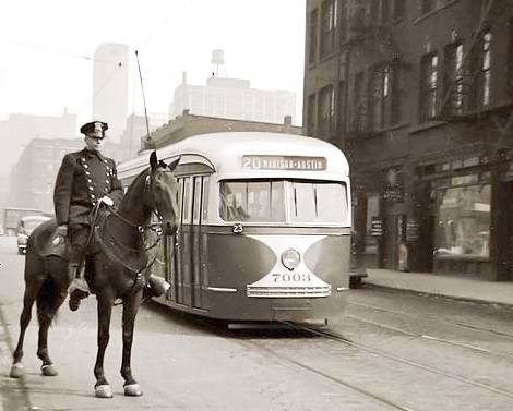 PHOTO - CHICAGO - STREETCAR - MADISON - AUSTIN - MOUNTED POLICEMAN - 1940s