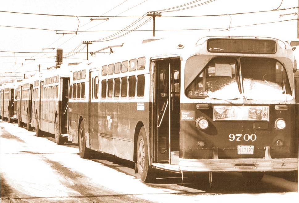 PHOTO - CHICAGO - CTA NORTH AVE GARAGE - LINE OF TROLLEY BUSES - GOING OUT OF SERVICE - 1973