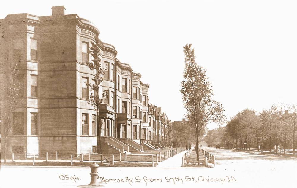 POSTCARD - CHICAGO - MONROE AVE S - FROM 57TH - BEAUTIFUL APARTMENTS ON TREE-LINED STREET - c1910