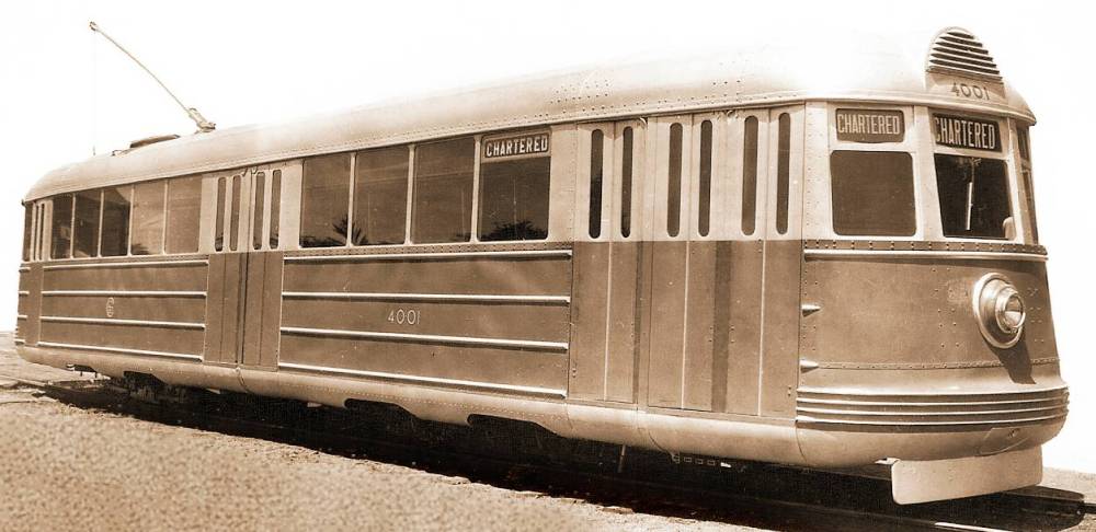 PHOTO - CHICAGO - CHICAGO SURFACE LINES - PROTOTYPE STREALINED STREETCAR 4001 - 1934