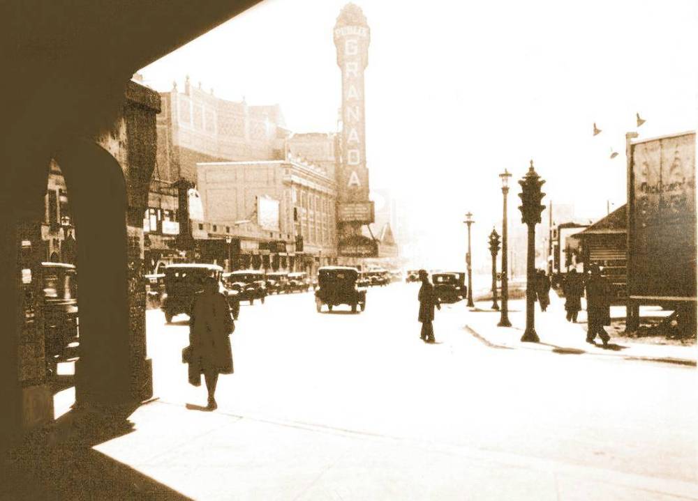 PHOTO - CHICAGO - SHERIDAN AND LOYOLA - GRANADA THEATER - 1920s