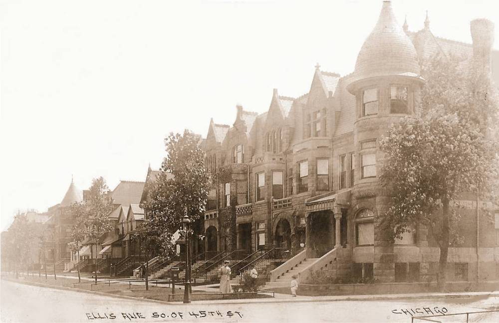 POSTCARD - CHICAGO - ELLIS AVE - S OF 45TH - STONE ROW HOUSES - MOTHER AND CHILDREN - 1908