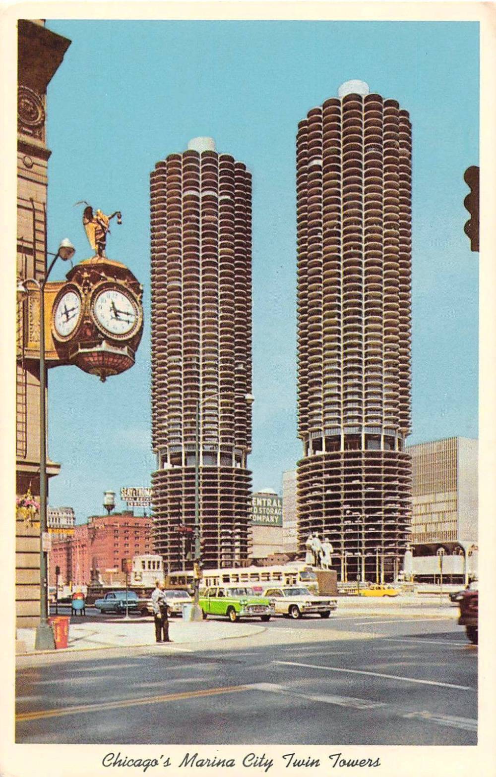 POSTCARD - CHICAGO - WABASH AND WACKER - LOOKING NW - MARINA CITY - FATHER TIME CLOCK FROM ORIGINAL JEWELERS' BUILDING ONN LEFT - 1960s