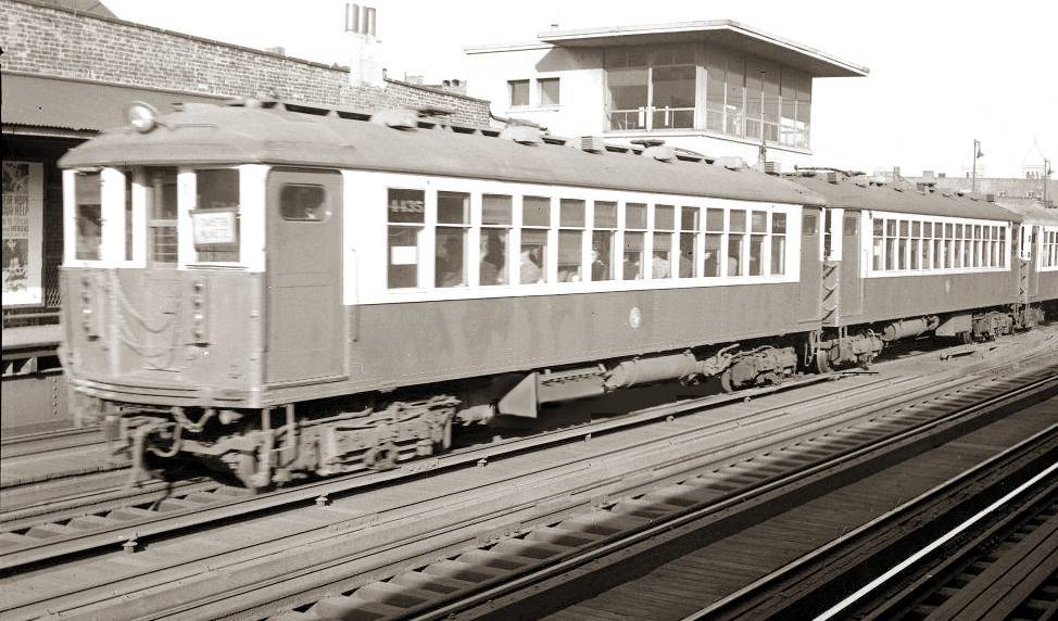 PHOTO - CHICAGO - CTA RAPID TRANSIT - UNKNOWN STATION - EVANSTON TRAIN  - 1959