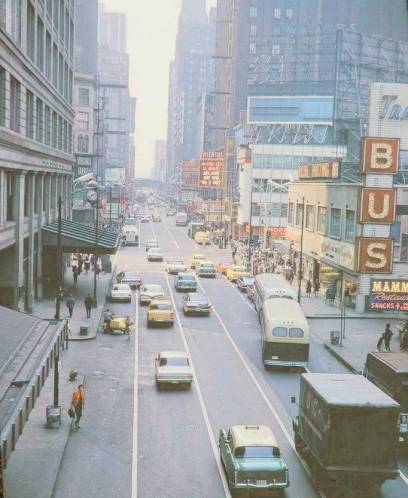 PHOTO - CHICAGO - RANDOLPH STREET - AERIAL - LOOKING W - TRAILWAYS BUS - ORIENTAL THEATER - MARSHALL FIELD'S - 1966