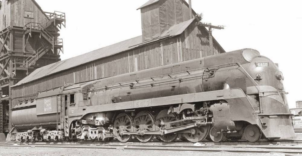 PHOTO - CHICAGO - TRAIN - GRAND TRUNK WESTERN - STREAMLINED STEAM ENGINE 6410 - 1956