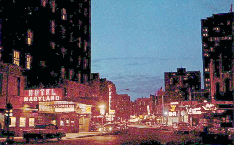 POSTCARD - CHICAGO - RUSH STREET - EVENING - HOTEL MARYLAND - CLOISTER INN - ISBELL'S - c1960