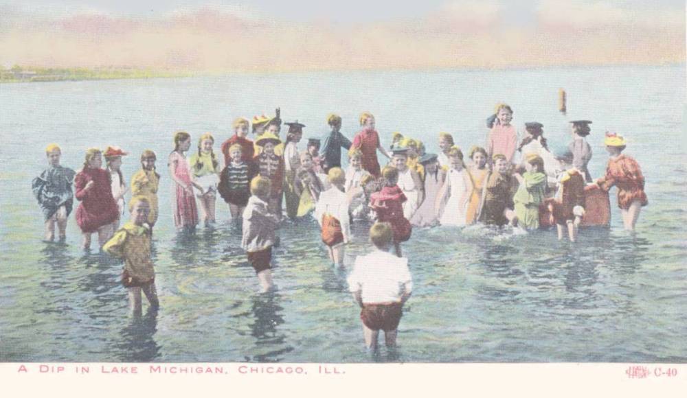 POSTCARD - CHICAGO - UNKNOWN BEACH - CALLED A DIP IN LAKE - CHILDREN ALL DRESSED UP AS FOR A PARTY IN WATER - TINTED - 1908
