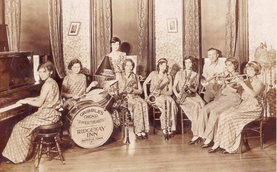 PHOTO - CHICAGO - GRIBBLE'S CHICAGO SWEETHEARTS - ALL-WOMAN BAND