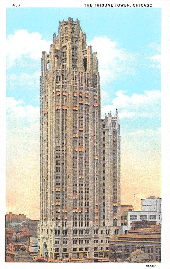 POSTCARD - CHICAGO - TRIBUNE TOWER - MICHIGAN AVE - NOTE THE AWNINGS - TINTED - PART OF A SERIES FOR  WORLD'S FAIR 1933