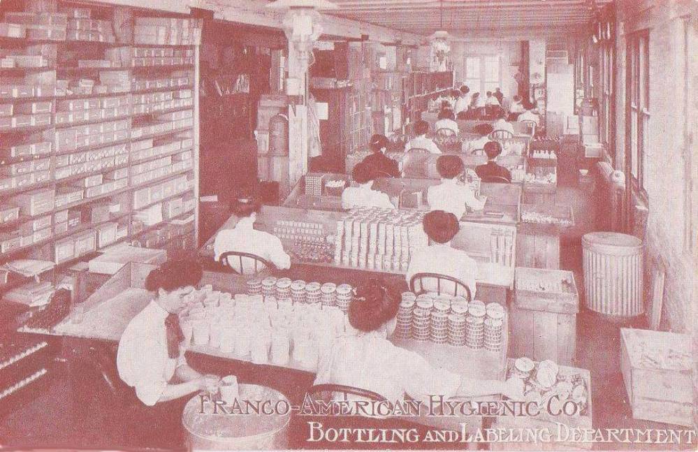 postcard-chicago-franco-american-hygienic-company-bottling-and-labelling-department-1910s