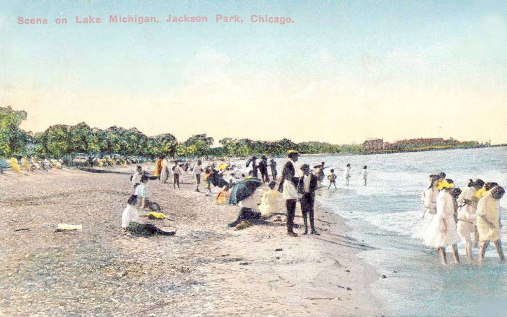 POSTCARD - CHICAGO - JACKSON PARK BEACH - GIRLS IN DRESSES IN WATER - PEOPLE SITTING ON BEACH - PEOPLE SITTING ON BENCHES BY TREES - TINTED - c1910