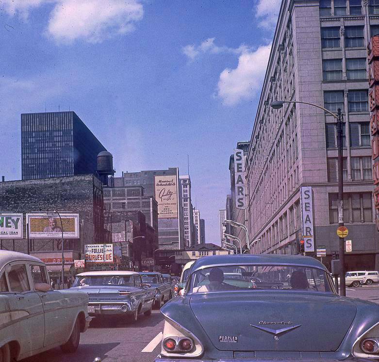 PHOTO - CHICAGO - STATE STREET - S OF VAN BUREN LOOKING N - SEARS ON RIGHT - ELEVATED STATION AHEAD - 1965