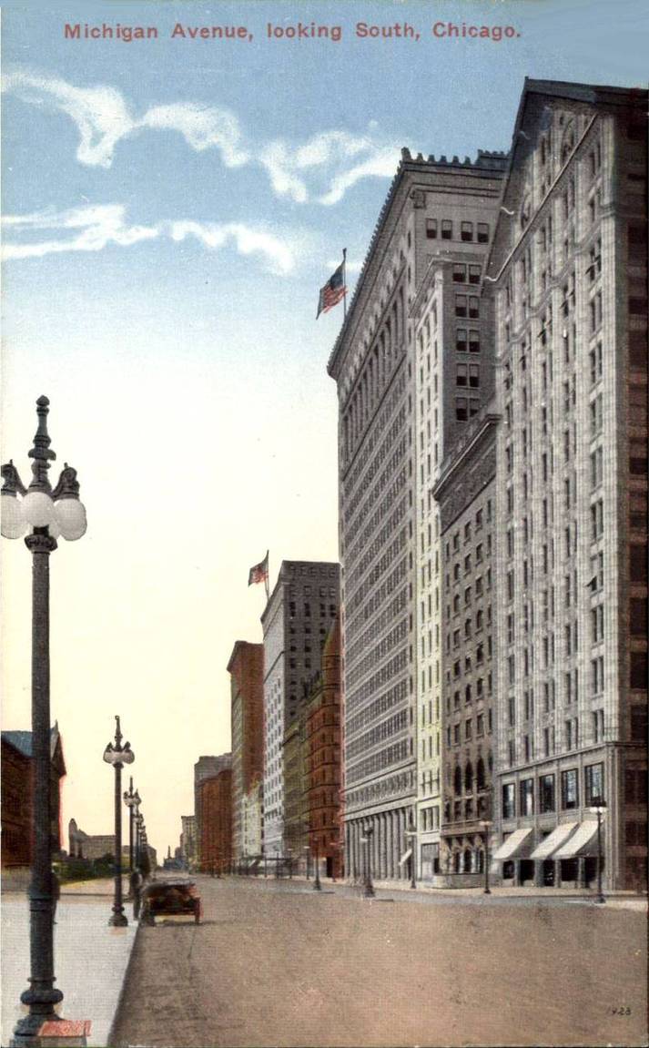 A POSTCARD - CHICAGO - MICHIGAN AVE - LOOKING S GROUND LEVEL FROM N OF ART INSTITUTE - ONE CAR PARKED - TINTED - c1910