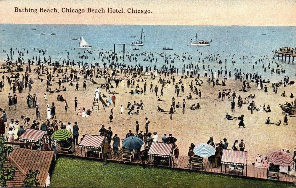 XXX POSTCARD - CHICAGO - BATHING BEACH - CHICAGO BEACH HOTEL - PANORAMA WITH BIG CROWD - ROW OF SEATS WITH AWNINGS NEAR GRASS - TINTED - c1910