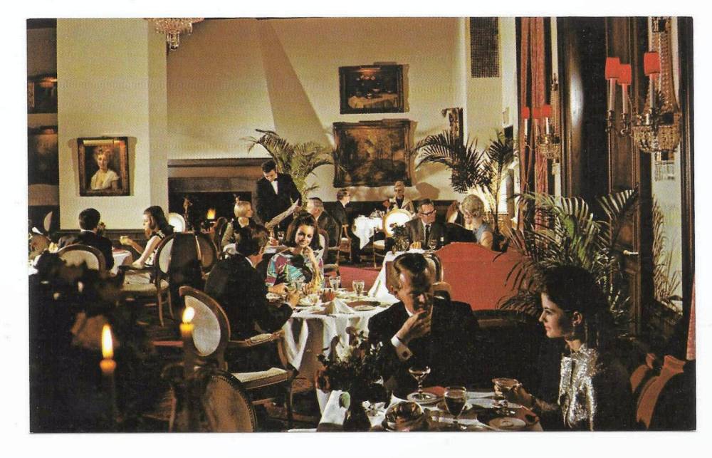POSTCARD - CHICAGO - JACQUES FRENCH RESTAURANT- 900 N MICHIGAN - THE CHATEAU ROOM - INTERIOR FILLED WITH PEOPLE - A FAVORITE FOR NEARLY 50 YEARS